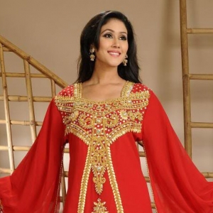 robe-dubai-rouge-dore