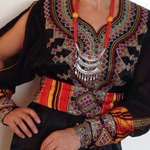 robe-kabyle-noir-broderie