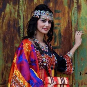 robe-kabyle-rose-et-noir