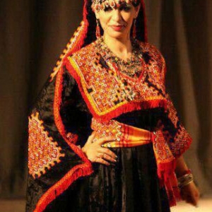robe-kabyle-rouge-broderie