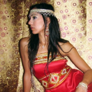 robe-kabyle-rouge-dore-pas-cher