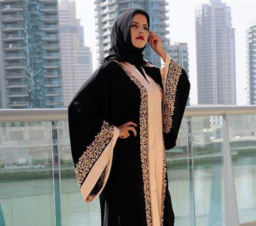 robe dubai avec hijab manches evasées